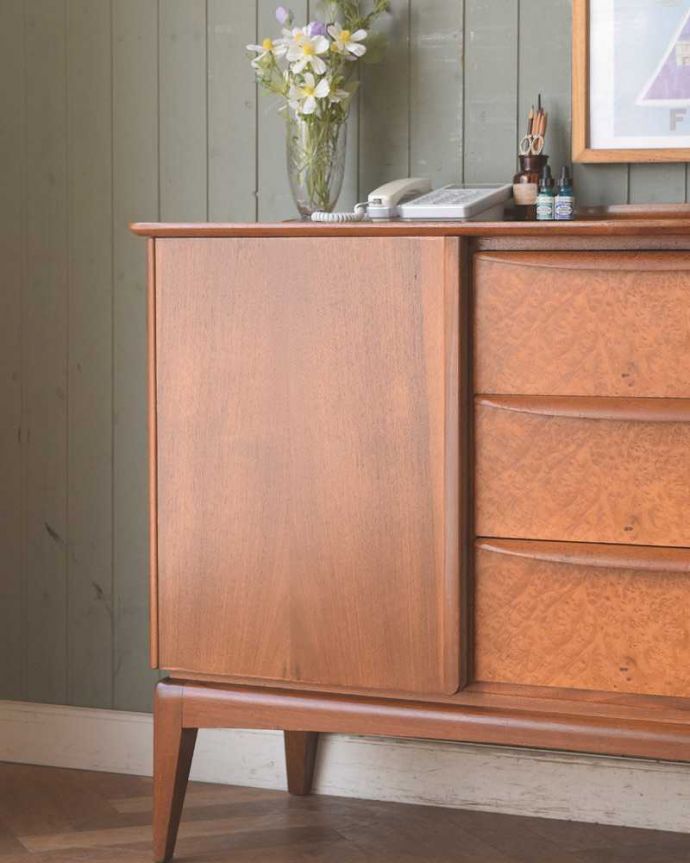 サイドボード　アンティーク家具　北欧スタイルの暮らしを彩るインテリア、シンプルなビンテージ家具(サイドボード）。ヴィンテージ家具らしいあたたかさ。(x-1071-f)