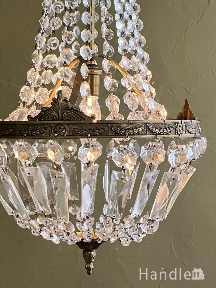 シャンデリアの点灯