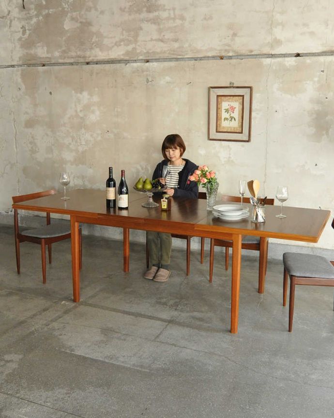 アンティークのテーブル　アンティーク家具　ヴィンテージの伸張式北欧家具、マッキントッシュのエクステンションテーブル。スマートなデザインが人気のヴィンテージテーブルシンプルなデザインだから、どんなインテリアにも似合っちゃう所が人気のヒミツ。(x-1075-f)