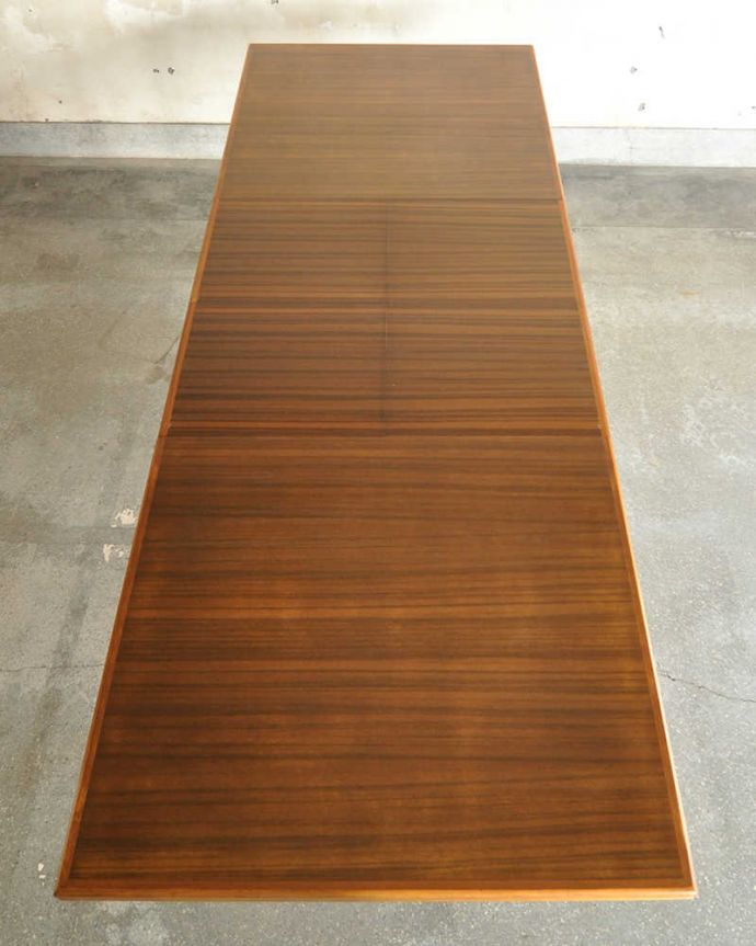 アンティークのテーブル　アンティーク家具　ヴィンテージの伸張式北欧家具、マッキントッシュのエクステンションテーブル。天板もピカピカにお直ししました。(x-1075-f)