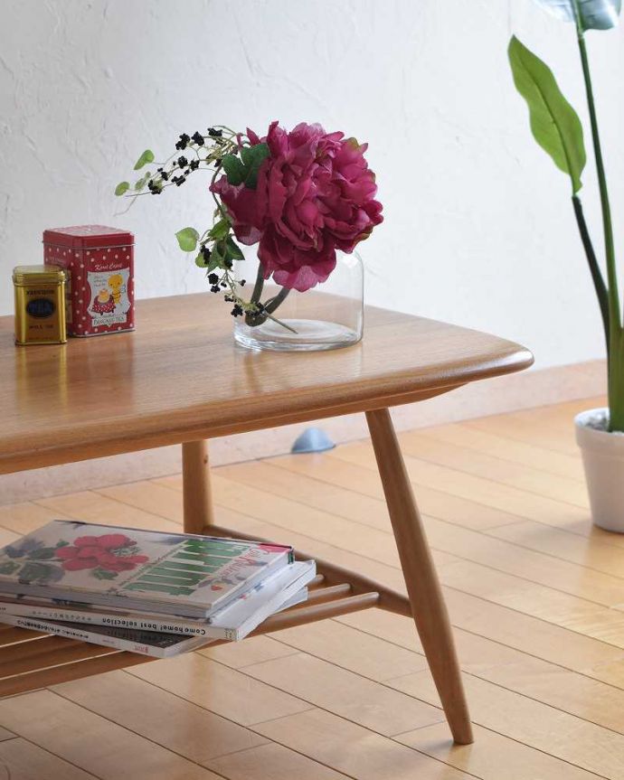 アーコールの家具 アンティーク家具 ヴィンテージの北欧インテリア、アーコールのコーヒーテーブル(ERCOL)。クールな表情の中に感じられるぬくもり・・・ヴィンテージの家具は一見クールな表情。(x-1085-f)