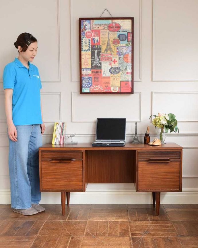 アンティークのキャビネット アンティーク家具 北欧スタイルのインテリア、スタイリッシュなヴィンテージデスク(ドレッサーチェスト)。スタイリッシュでカッコいい時間が過ごせるデスク北欧スタイルのデザインがスタイリッシュな雰囲気のヴィンテージのデスク。(x-1107-f)