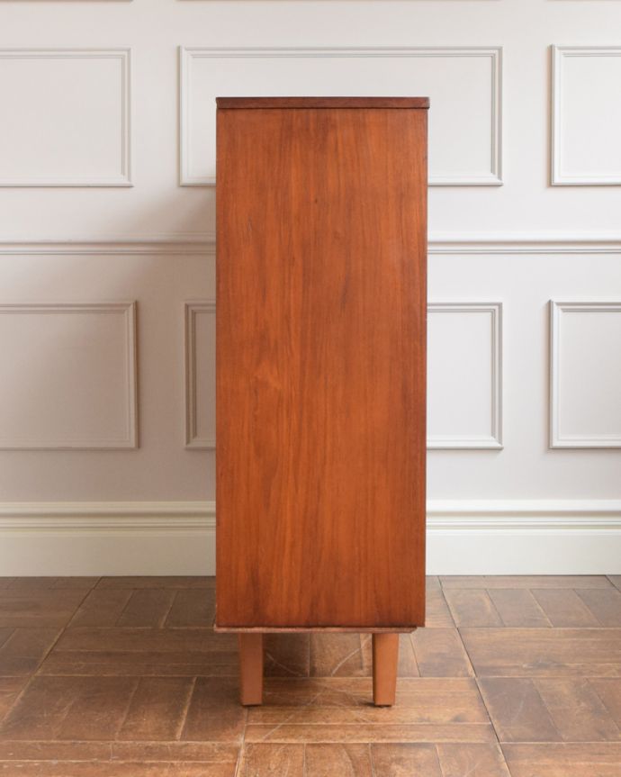 引き戸のヴィンテージガラスキャビネット、コレクションキャビネット