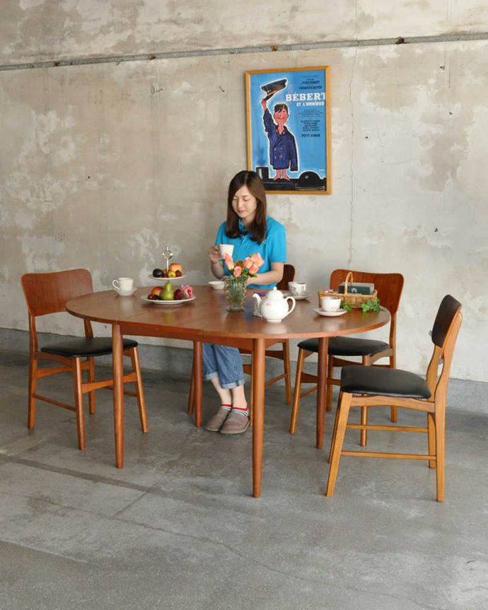 G-PLAN(Gプラン) アンティーク家具 G-PLANデザインのダイニングテーブル、伸張できるヴィンテージ家具。スマートなデザインが人気のヴィンテージテーブルシンプルなデザインだから、どんなインテリアにも似合っちゃう所が人気のヒミツ。(x-1120-f)