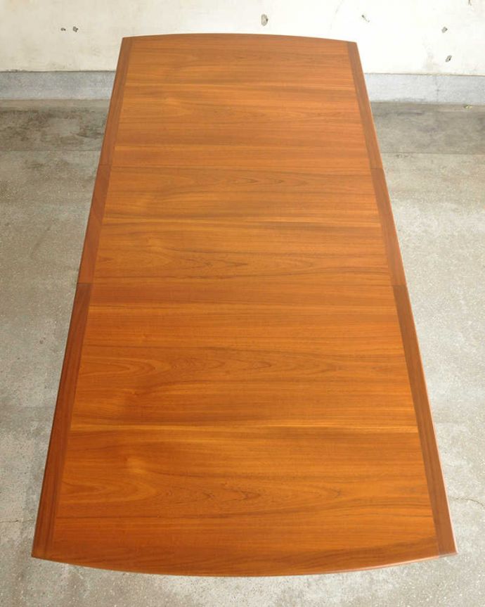 G-PLAN(Gプラン)　アンティーク家具　G-planのヴィンテージ家具、チーク材の伸張式のダイニングテーブル。天板もピカピカにお直ししました。(x-1121-f)