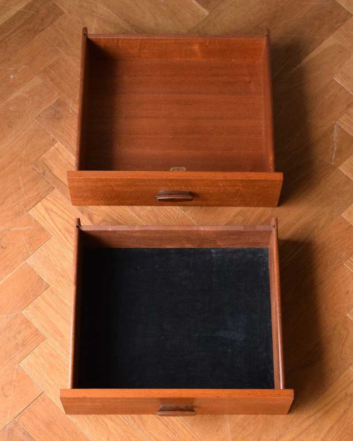 G-PLAN(Gプラン)　アンティーク家具　G-PLANから初登場！とってもめずらしいヴィンテージのドレッシングチェスト。引き出しの中もキレイに修復しました細々としたものを安心して収納していただけるよう引き出しの中もキレイにお直ししてあります。(x-1144-f)