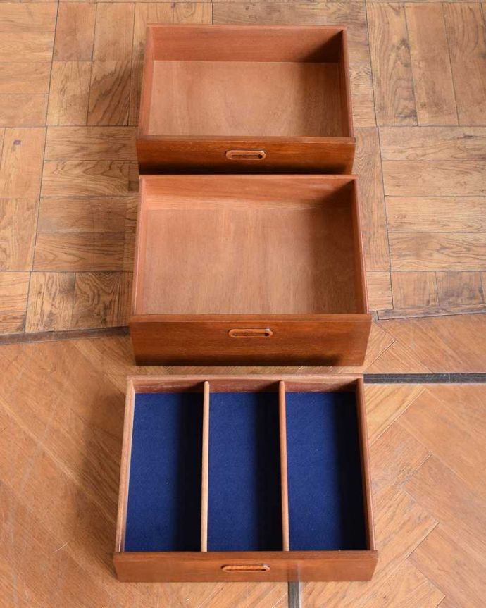 サイドボード　アンティーク家具　北欧スタイルの暮らしを彩るインテリア、たっぷり収納できるヴィンテージのサイドボード （Avalon）。キレイにお直ししました引き出しの中も修復の際、専門の職人がキレイにしました。(x-1153-f)