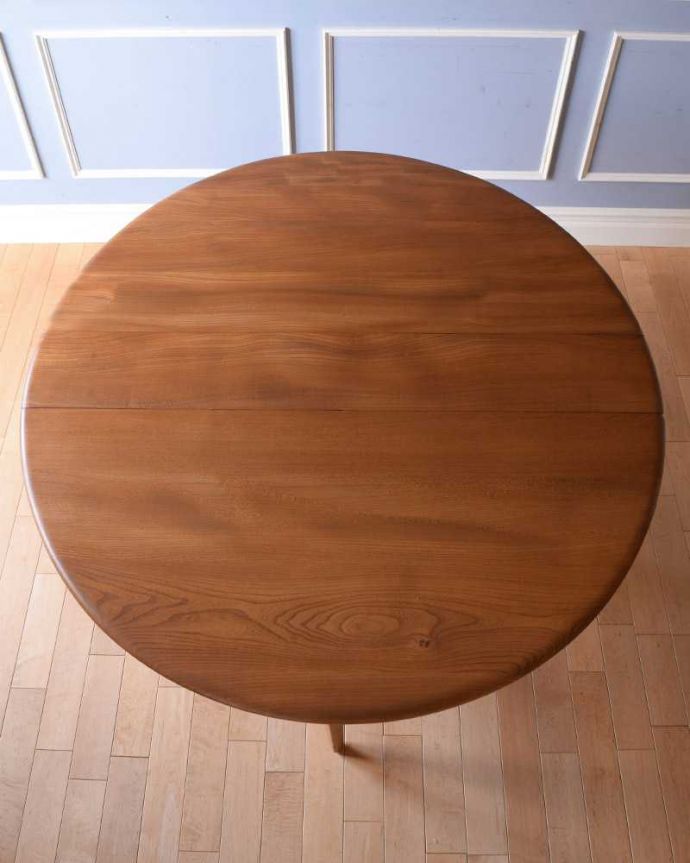 アーコールの家具 アンティーク家具 アーコール社(ERCOL)のヴィンテージ家具、スッキリとしたデザインのドロップリーフテーブル 。天板の修復には自信があります。(x-1159-f)