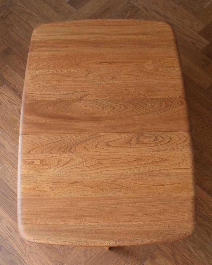 アーコールの家具　アンティーク家具　アーコール社のアンティーク家具、伸張式のコーヒーテーブル。天板の修復には自信があります。(x-1174-f)