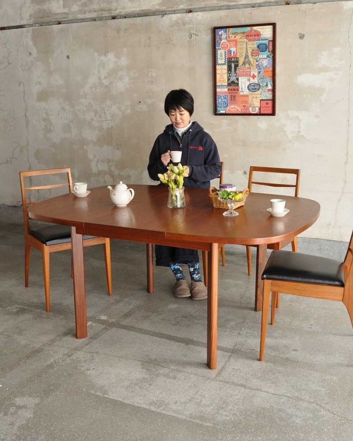 G-PLAN(Gプラン)　アンティーク家具　北欧デザインのダイニングテーブル、伸張できるヴィンテージ家具。スマートなデザインが人気のヴィンテージテーブルシンプルなデザインだから、どんなインテリアにも似合っちゃう所が人気のヒミツ。(x-1179-f)