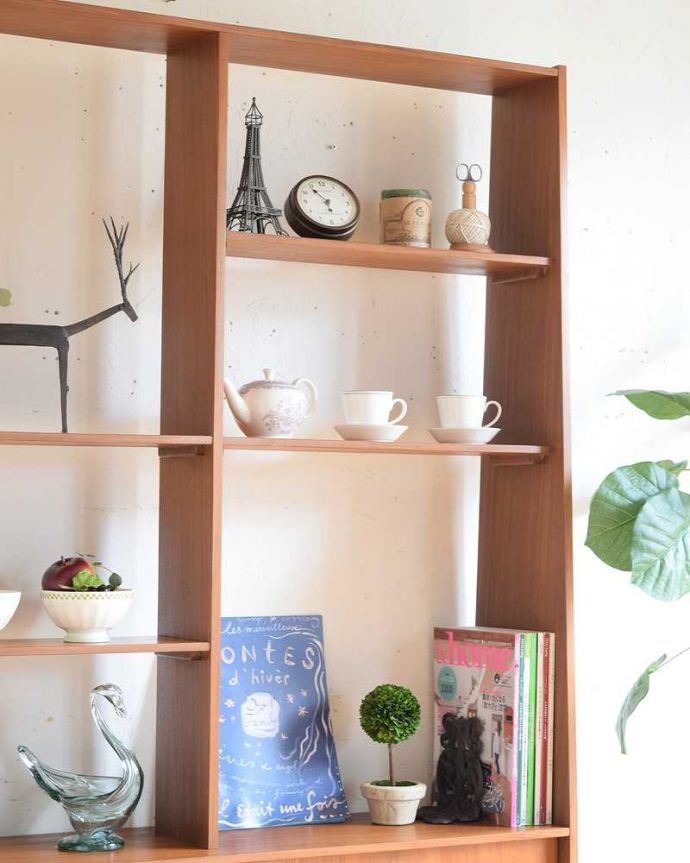 アンティークのキャビネット　アンティーク家具　本棚や飾り棚に使えるヴィンテージキャビネット、引き戸付きのディバイダー。おしゃれに「魅せて」くれる「見せる収納」です使い方は自由自在。(x-1186-f)