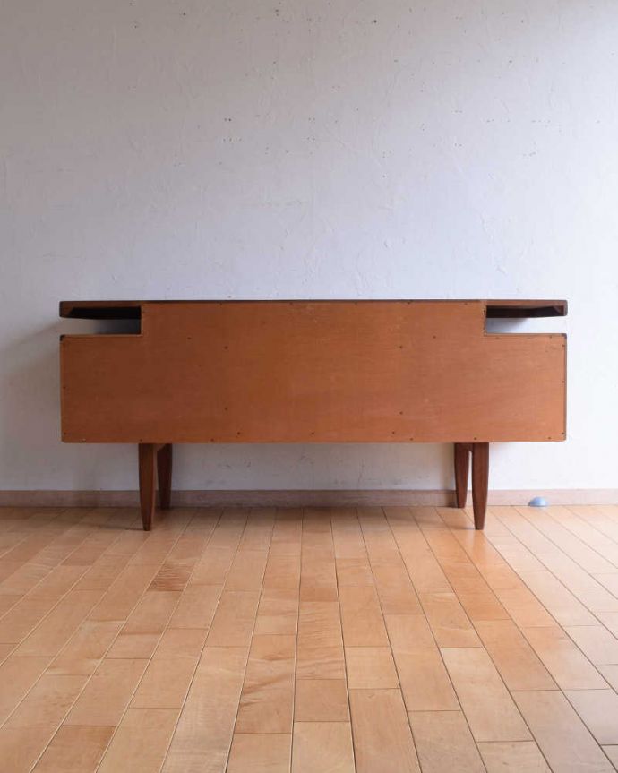 G-PLAN(Gプラン) アンティーク家具 イギリスで見つけた北欧スタイルのG-planのヴィンテージデスク(G-plan) 。後ろ姿もキレイなんです。(x-1188-f)