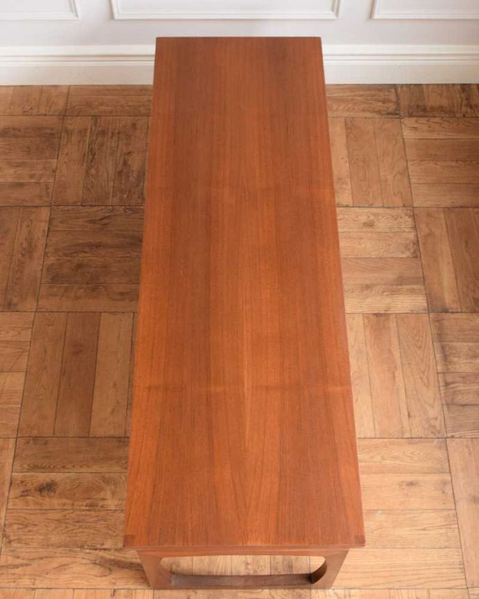 G-PLAN(Gプラン)　アンティーク家具　G-PLAN社の北欧インテリア、長方形のヴィンテージコーヒーテーブル。上から見るとこんな感じ。(x-1210-f)