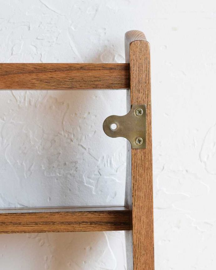 アーコールの家具 アンティーク家具 アーコール社のヴィンテージのウォールシェルフ(プレートラック)。壁に取り付け出来ます。(x-1215-f)