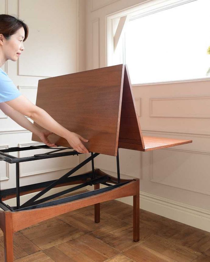 アンティークのテーブル アンティーク家具 北欧スタイルのヴィンテージ家具、高さまで変えられる便利なダイニングテーブル(elevator table)。あっという間にサイズ変更OK!女性でもあっという間にサイズを変えることが出来ます。(x-1219-f)