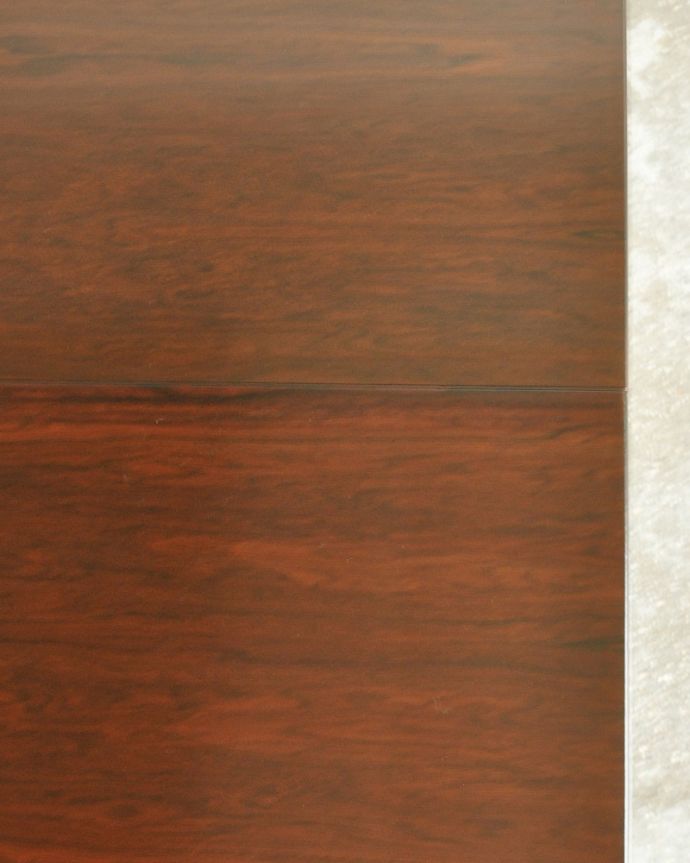 アンティークのテーブル アンティーク家具 シンプルなカッコよさ北欧スタイルのヴィンテージ家具、マッキントッシュ エクステンションテーブル。シンプルな木目がカッコイイ天板を近くで見てみるとこんな感じです。(x-1239-f)