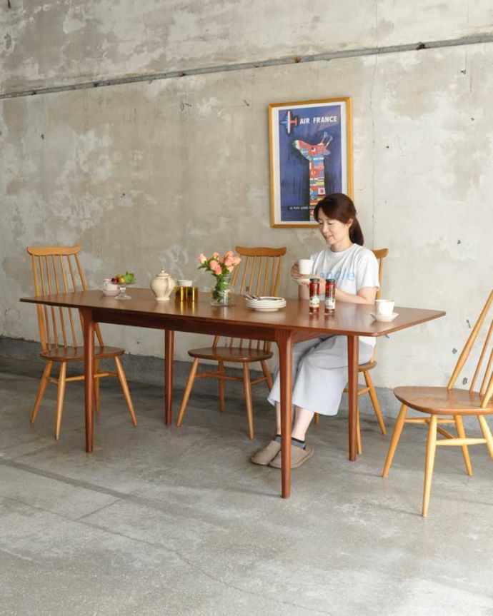 アンティークのテーブル　アンティーク家具　ヴィンテージの伸長式家具、かっこいいマッキントッシュのエクステンションテーブル。スマートなデザインが人気のヴィンテージテーブルシンプルなデザインだから、どんなインテリアにも似合っちゃう所が人気のヒミツ。(x-1240-f)