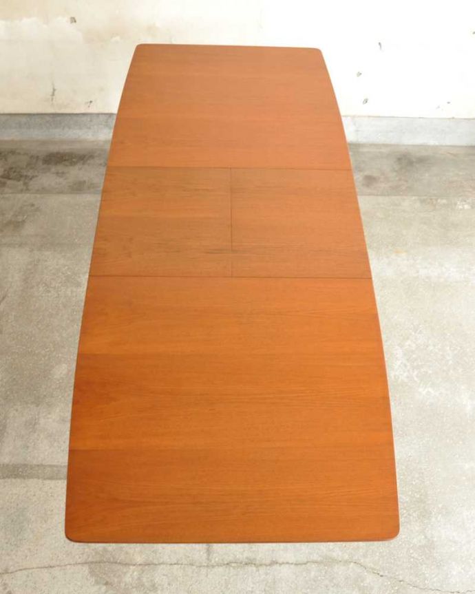 アンティークのテーブル　アンティーク家具　ヴィンテージの伸長式家具、かっこいいマッキントッシュのエクステンションテーブル。天板もピカピカにお直ししました。(x-1240-f)