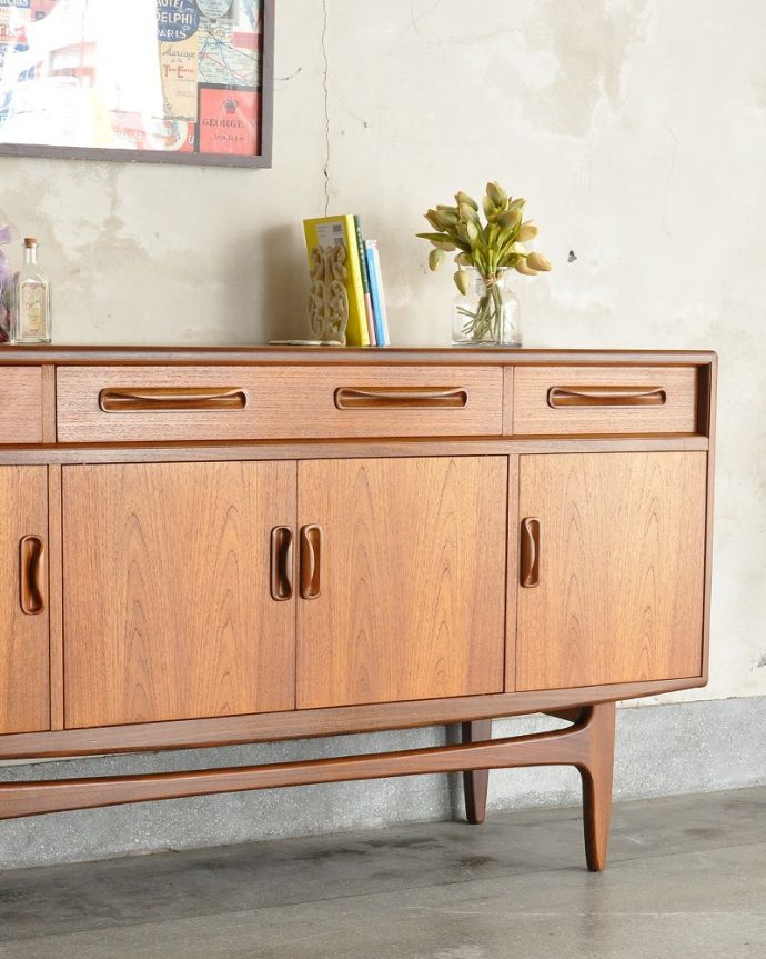 サイドボード アンティーク家具 憧れていた北欧スタイルのインテリア、G-plan(フレスコ)のヴィンテージサイドボード。ヴィンテージ家具らしいあたたかさ。(x-1242-f)