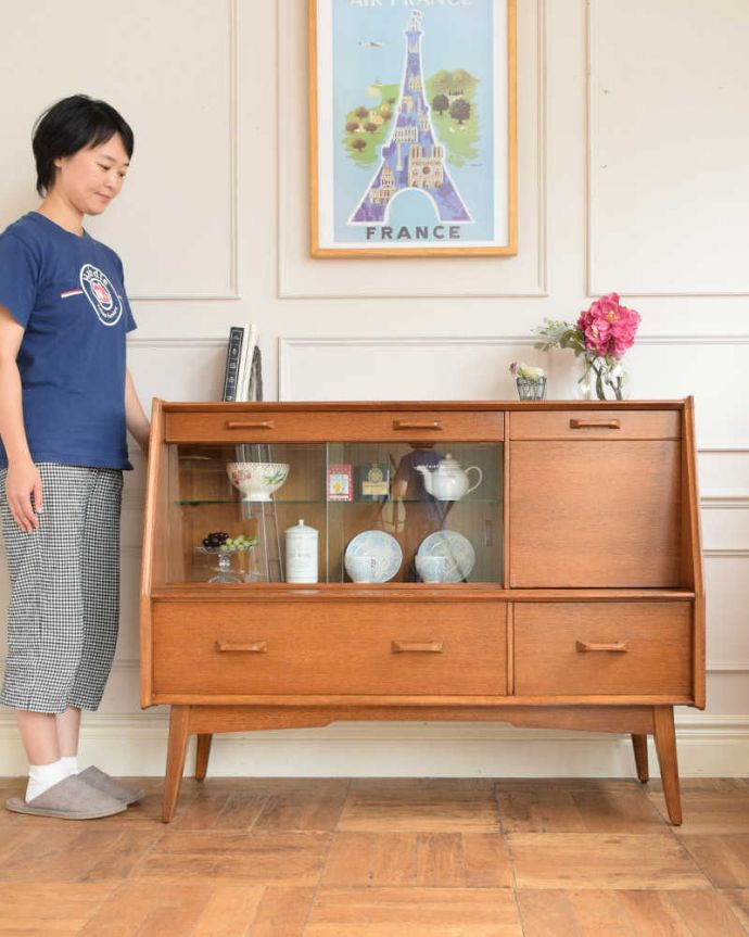 G-PLAN(Gプラン)　アンティーク家具　北欧スタイルのヴィンテージ家具、引き戸のG-planサイドボード（ブランドン）。シンプルな中に感じられるあたたかさスッキリとカッコイイ雰囲気が人気の北欧スタイルのキャビネット。(x-1257-f)