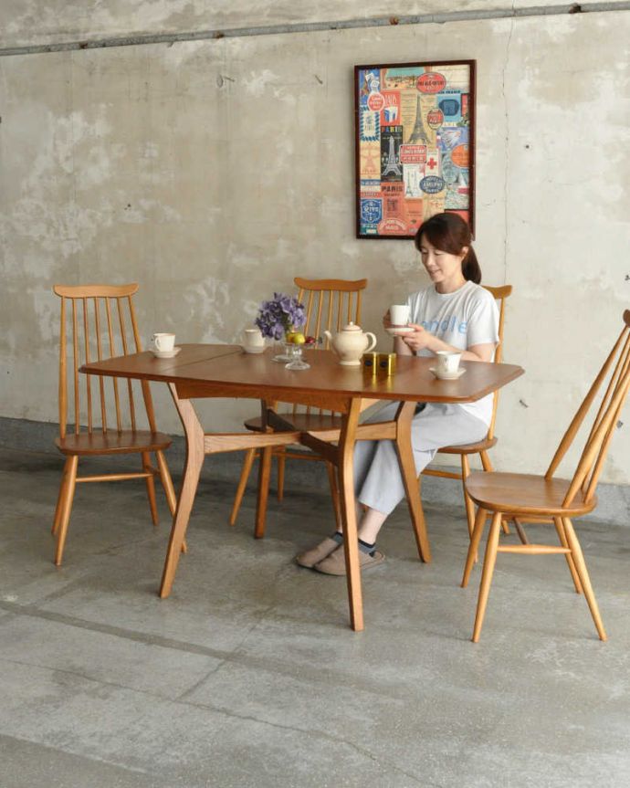 G-PLAN(Gプラン)　アンティーク家具　北欧ヴィンテージ家具、G-planのバタフライテーブル（伸張式ダイニング）。スッキリとした北欧スタイルのバタフライテーブルまるで蝶々が羽を広げるような形で折りたたみが出来るところから名前が付けられた「バタフライ（蝶々）テーブル」。(x-1260-f)