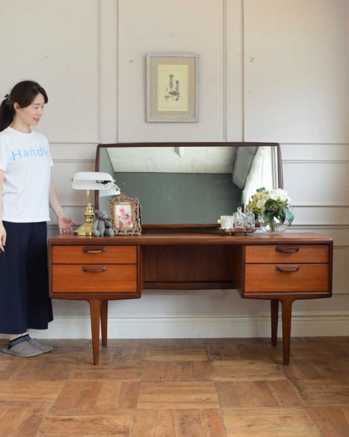 北欧スタイルのおしゃれなドレッサー