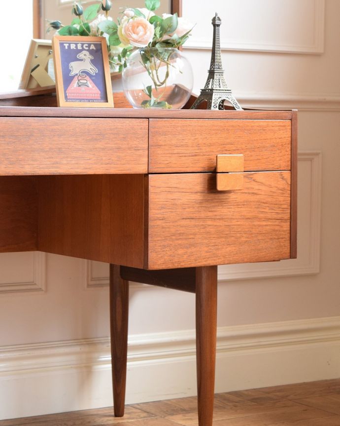 G-PLAN(Gプラン)　アンティーク家具　G-PLANから初登場！とってもめずらしいヴィンテージのドレッシングチェスト。ヴィンテージ家具らしいカッコよさやっぱり一番の魅力は、この時代に作られた独特の雰囲気。(x-1269-f)