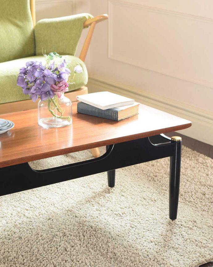 G-PLAN(Gプラン)　アンティーク家具　トラー＆ブラック（Tola＆Black）のヴィンテージ家具、G-planのコーヒーテーブル。クールな表情の中に感じられるぬくもり･･･ヴィンテージの家具は一見クールな表情。(x-1278-f)