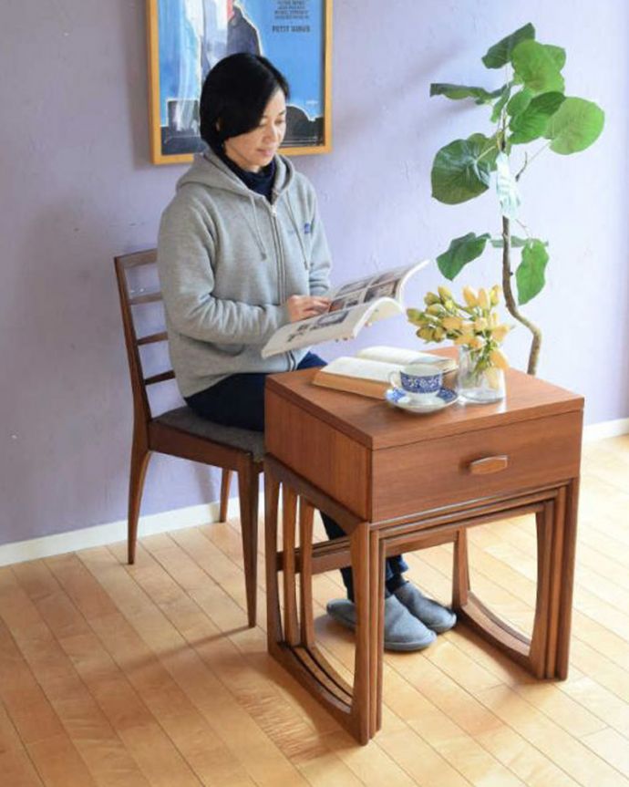 G-PLAN(Gプラン)　アンティーク家具　G-PLAN社、クヮドリールシリーズのネストテーブル、北欧テイストのヴィンテージ家具。カッコよく3つが揃ったネストテーブルネストとは巣のこと。(x-1285-f)