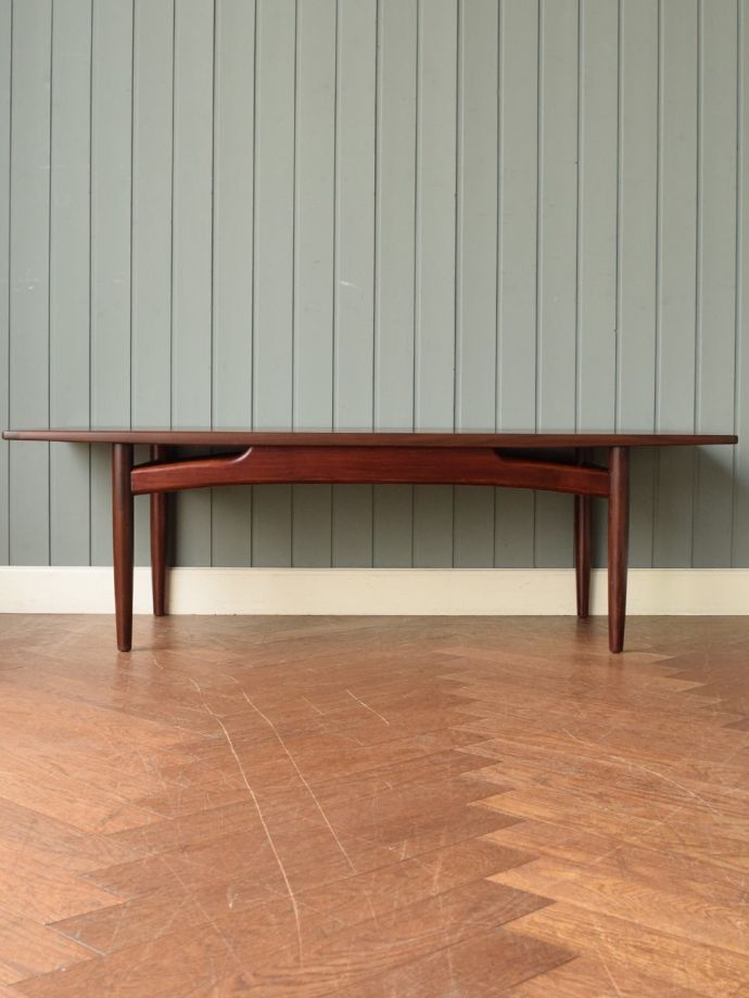 G-プランの家具の側面