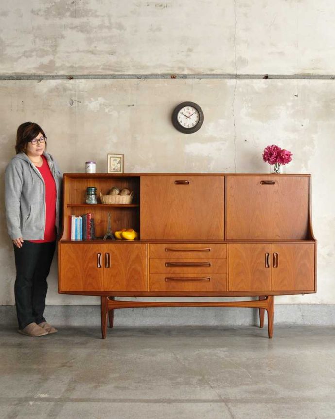 G-PLAN(Gプラン)　アンティーク家具　ヴィンテージの北欧インテリア、収納もたっぷりできるG-planのサイドボード(フレスコ)。人気のヒミツは北欧スタイルのデザインやっぱりスッキリとカッコイイ北欧デザインが人気のサイドボード。(x-1291-f)