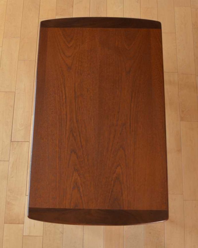 G-PLAN(Gプラン)　アンティーク家具　G-planのオシャレなヴィンテージ家具、北欧スタイルのセンターテーブル。上から見るとこんな感じ。(x-1292-f)