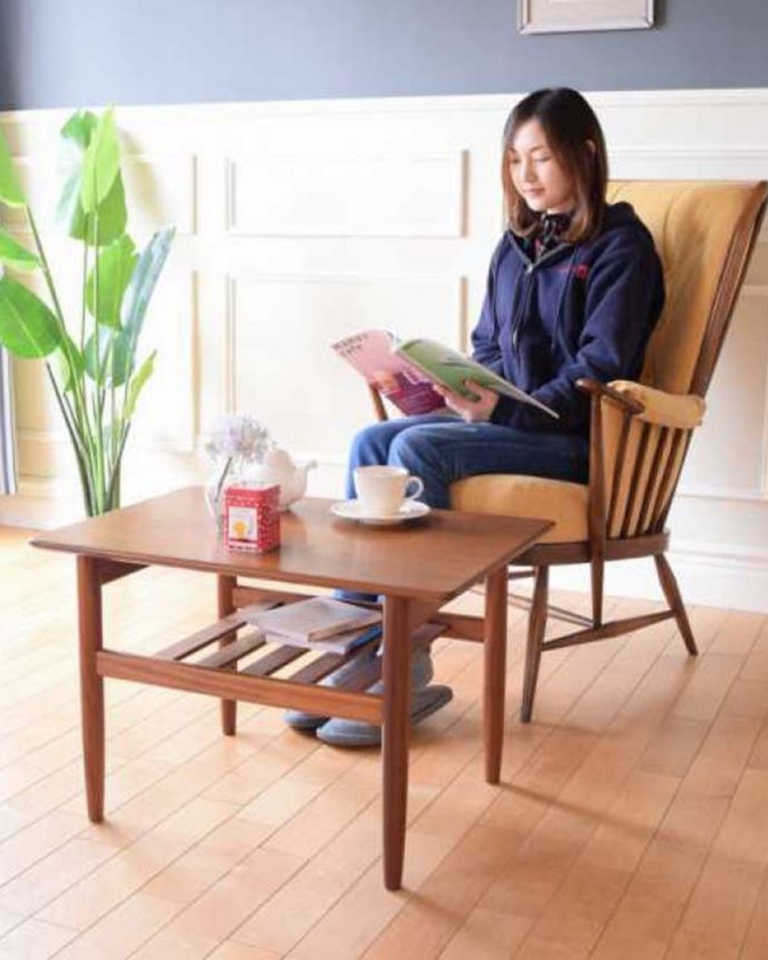 G-PLAN(Gプラン)　アンティーク家具　北欧系のヴィンテージ家具、G-planの棚が付いた便利なコーヒーテーブル 。スマートなカッコよさが人気のヒミツ北欧デザインのコーヒーテーブルは見た目のカッコよさと、どんなお部屋にも似合っちゃうシンプルなデザインが人気です。(x-1293-f)