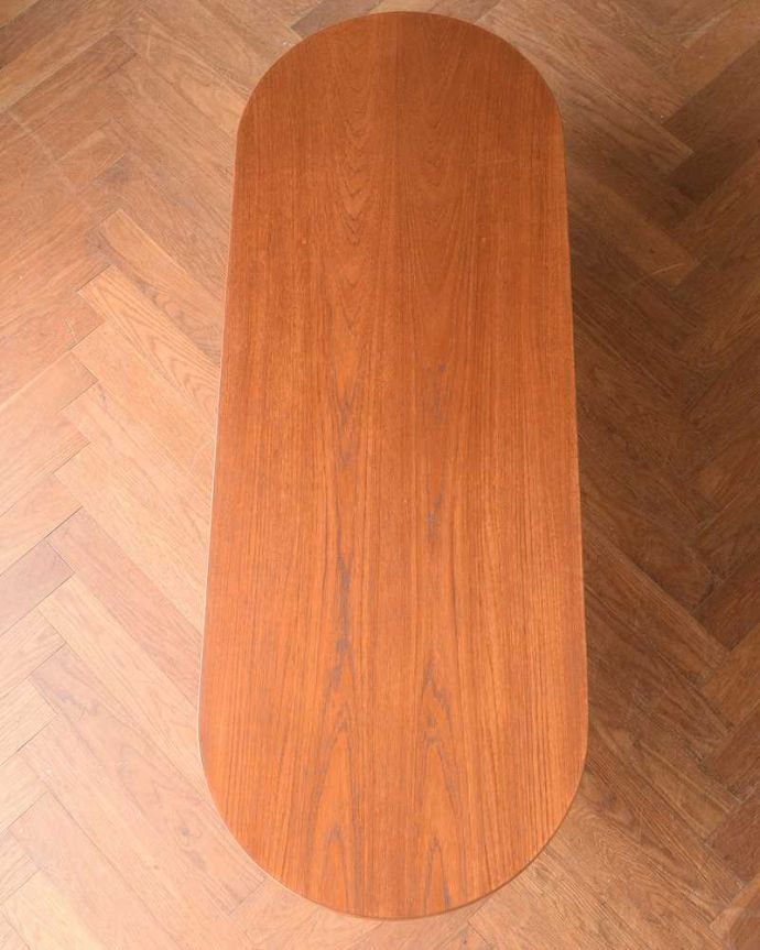 G-PLAN(Gプラン)　アンティーク家具　G-planのオシャレなヴィンテージ家具、北欧スタイルのローテーブル。上から見るとこんな感じ。(x-1294-f)