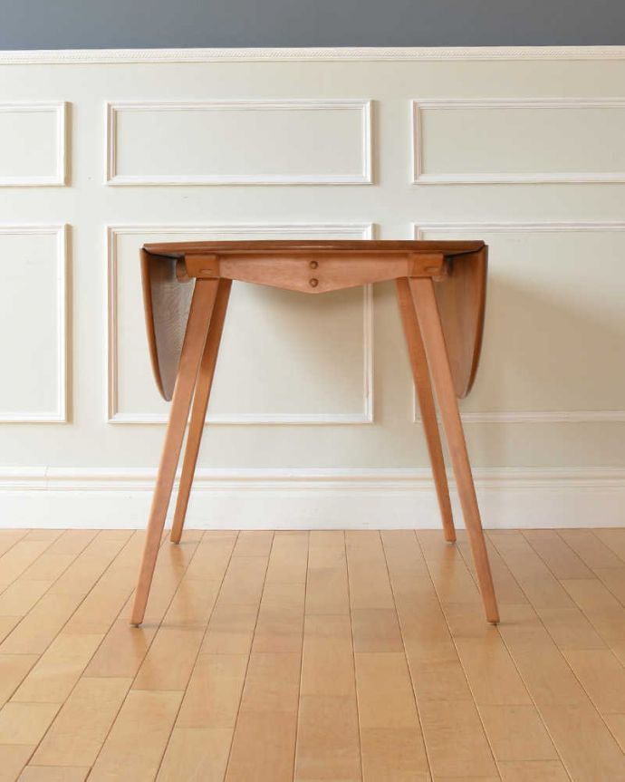 アーコールのバタフライテーブル