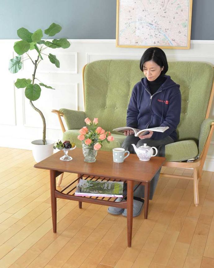 G-PLAN(Gプラン)　アンティーク家具　北欧スタイルのビンテージ家具、G-planのDanishデザイン棚付きローテーブル 。スマートなカッコよさが人気のヒミツ北欧デザインのコーヒーテーブルは見た目のカッコよさと、どんなお部屋にも似合っちゃうシンプルなデザインが人気です。(x-1299-f)