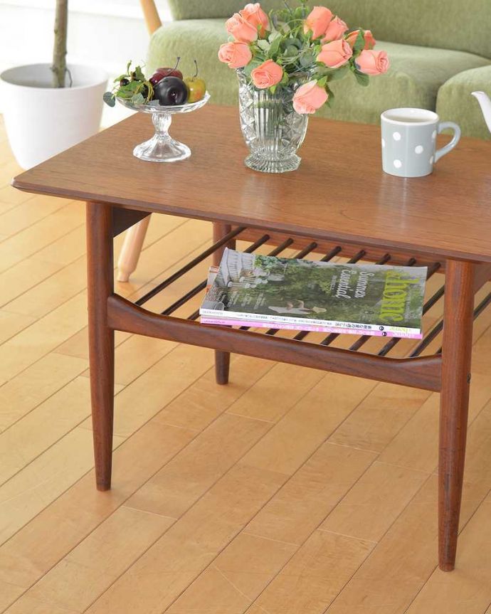 G-PLAN(Gプラン)　アンティーク家具　北欧スタイルのビンテージ家具、G-planのDanishデザイン棚付きローテーブル 。クールな表情の中に感じられるぬくもり･･･ヴィンテージの家具は一見クールな表情。(x-1299-f)