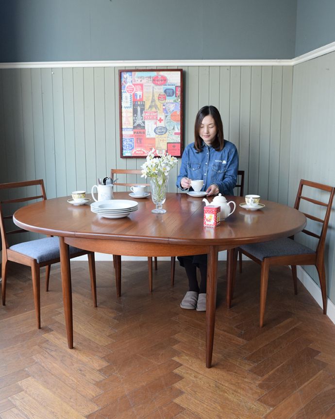 G-PLAN(Gプラン) アンティーク家具 北欧スタイルがカッコいい伸張式のG-planのフレスコのダイニングテーブル。用途に合わせてサイズが変わる便利なテーブルあっという間にサイズが大きくなっちゃうヴィンテージのエクステンションテーブル。(x-1307-f)