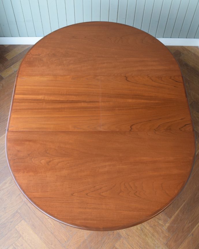 G-PLAN(Gプラン) アンティーク家具 北欧スタイルがカッコいい伸張式のG-planのフレスコのダイニングテーブル。天板もピカピカにお直ししました。(x-1307-f)