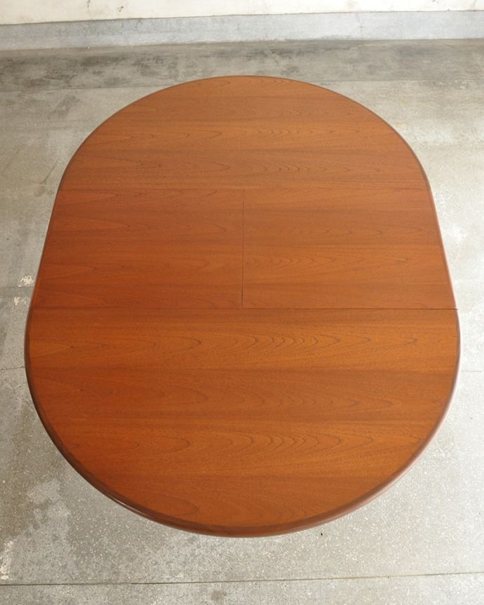 G-PLAN(Gプラン)　アンティーク家具　G-plan社の伸長式ダイニングテーブル 、ヴィンテージ家具（フレスコ）。天板もピカピカにお直ししました。(x-1321-f)