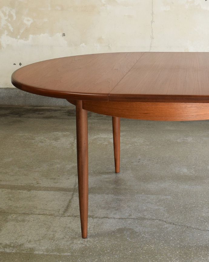 G-PLAN(Gプラン)　アンティーク家具　シンプルな北欧デザインのG-PLAN、フレスコの伸長式テーブル。スマートなカッコよさが魅力シンプルなデザインだから、どんなインテリアにも似合っちゃう所が人気のヒミツ。(x-1306-f)