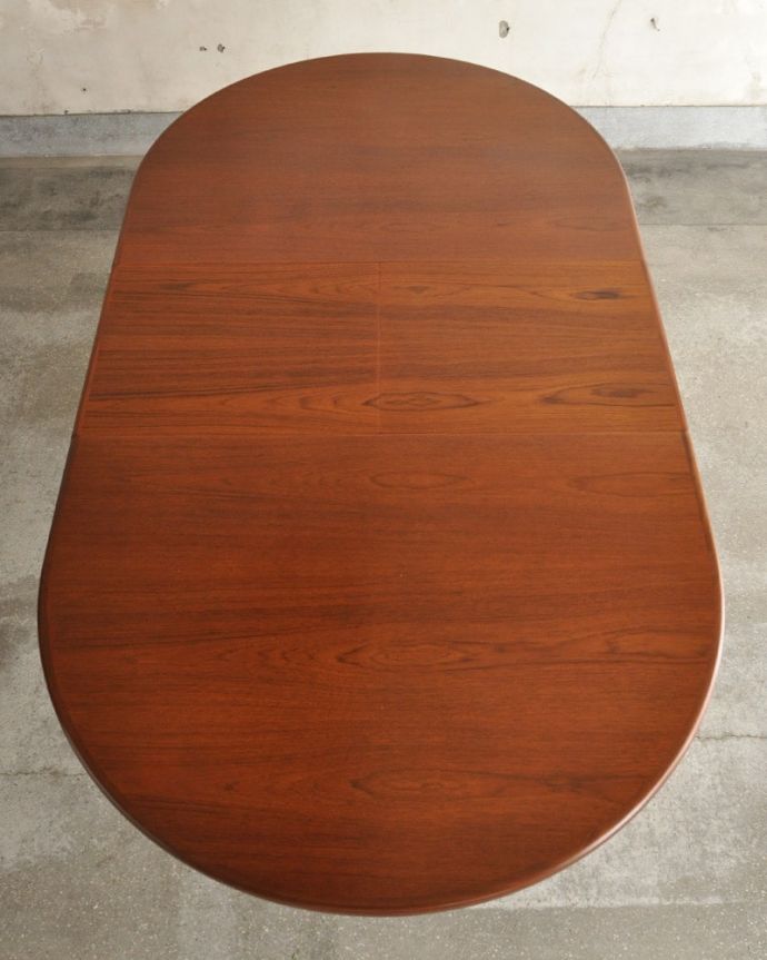 G-PLAN(Gプラン)　アンティーク家具　G-planのフレスコシリーズ、イギリスのヴィンテージダイニングテーブル（伸長式）。天板もピカピカにお直ししました。(x-1325-f)