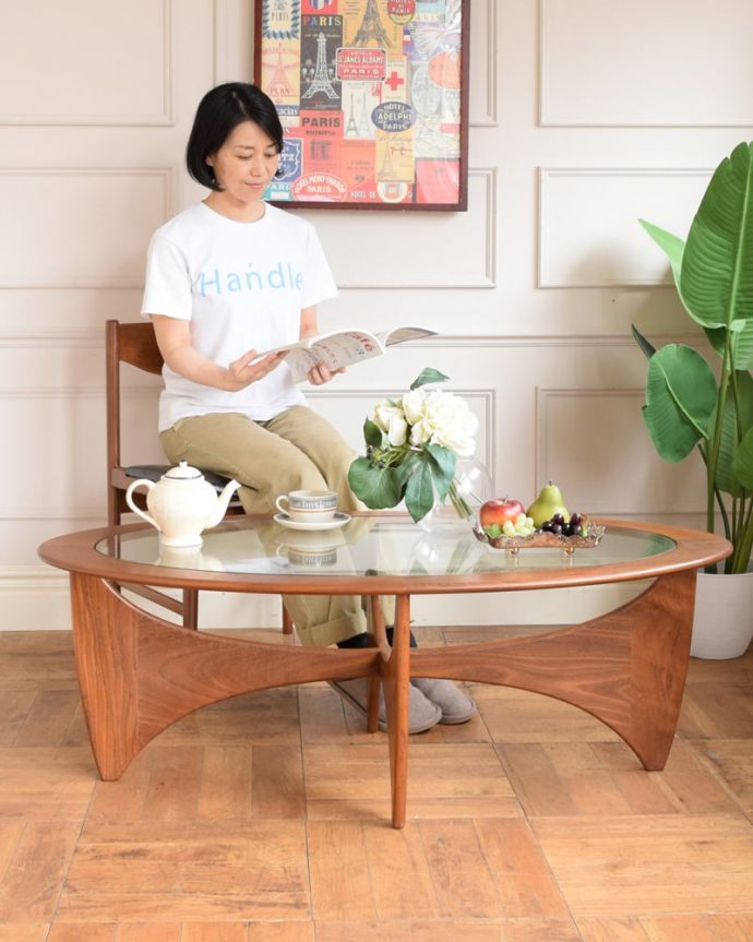 G-PLAN(Gプラン)　アンティーク家具　コーヒーテーブルG-plan。女性っぽいシンプルさがカッコいいG-PLANG-PLANの定番は天板がガラスなので女性から見てもバツグンの使いやすさ。(x-1326-f)