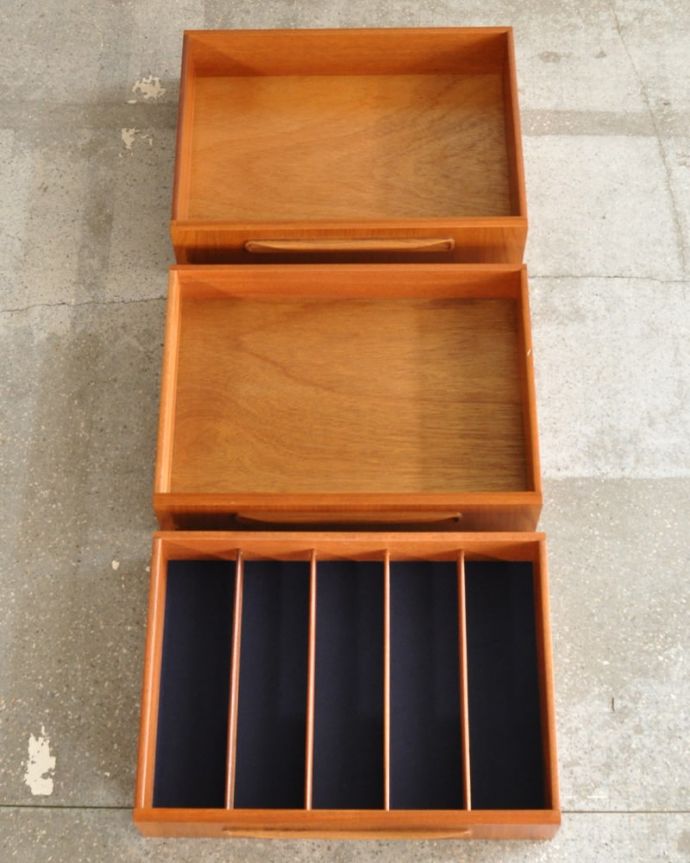 フレスコのサイドボードの引き出し