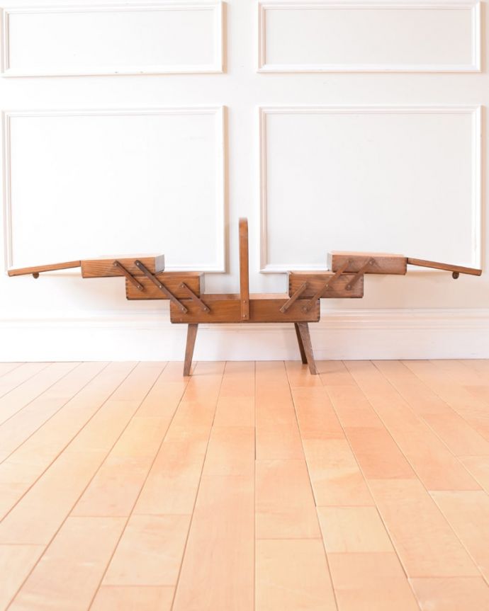 ソーイングボックス　アンティーク家具　ソーイングボックス。見てください！こんな風に広がるんです。(x-1344-f)