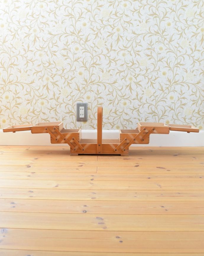 ソーイングボックス　アンティーク家具　ソーイングボックス。見てください！こんな風に広がるんです。(x-1346-f)