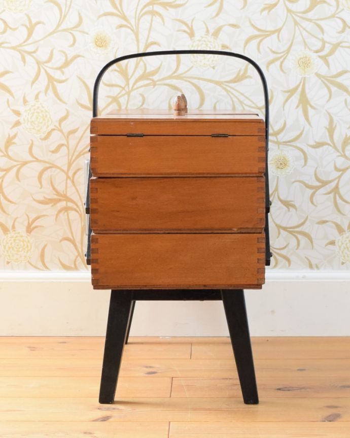 アンティーク家具の側面