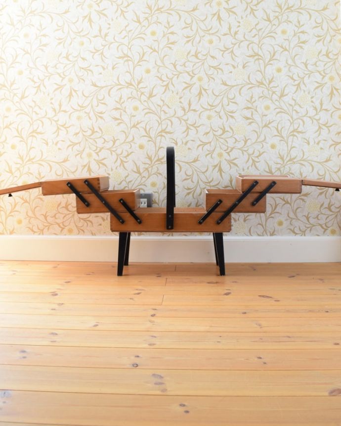 ソーイングボックス アンティーク家具 ソーイングボックス。見てください!こんな風に広がるんです。(x-1350-f)