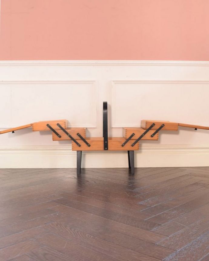 ソーイングボックス アンティーク家具 ソーイングボックス。見てください!こんな風に広がるんです。(x-1353-f)