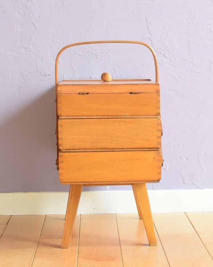 ソーイングボックス アンティーク家具 ソーイングボックス。横から見ると・・・グルッと360度、どの角度から見てもキレイに仕上げました。(x-1354-f)